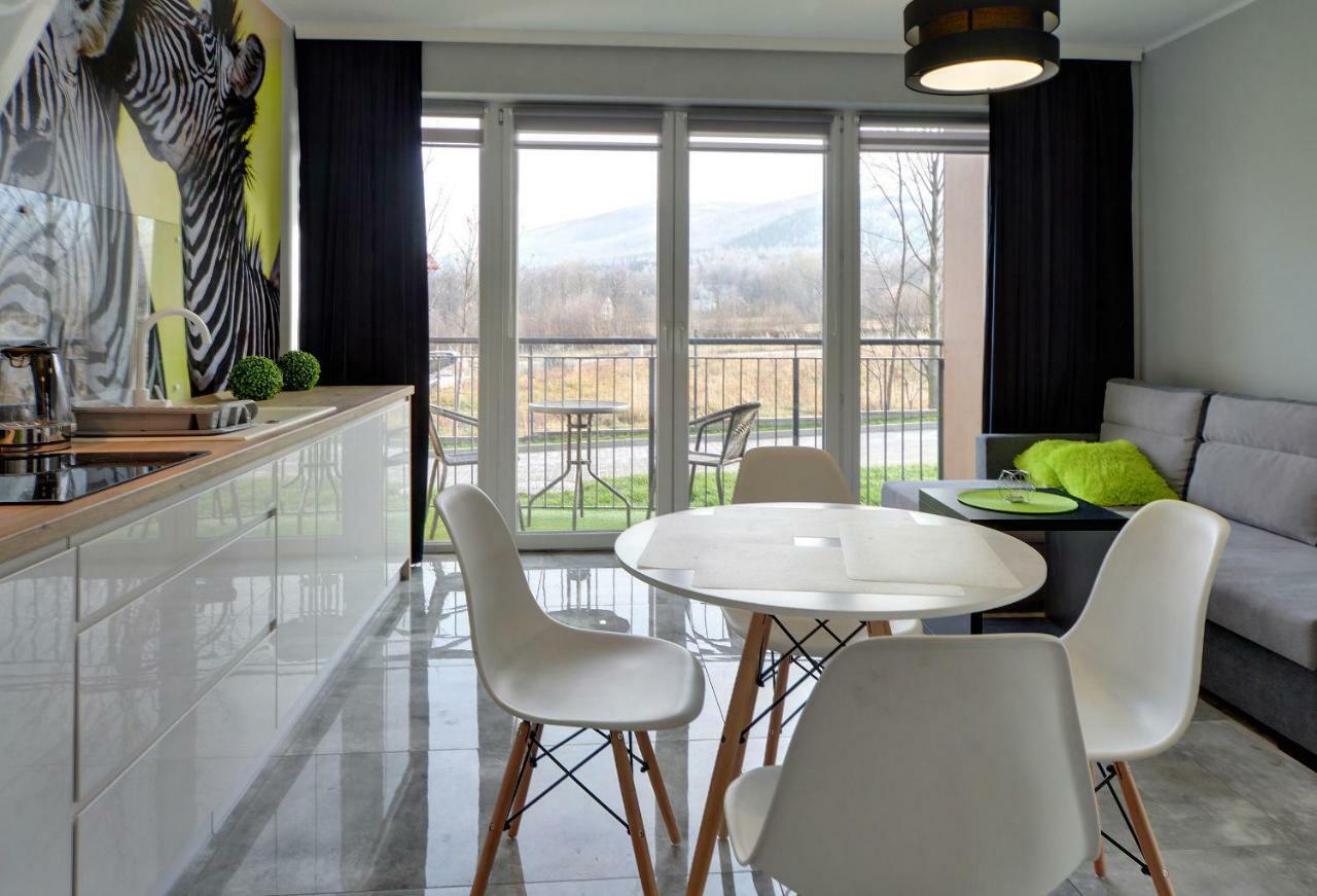 Apartament Sun & Ski Willa K2 Black & White カルパッチ エクステリア 写真